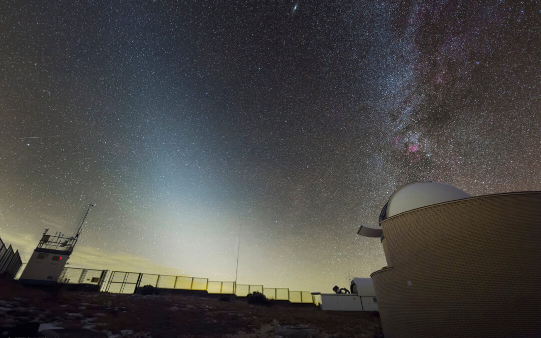 Zodiacal light from the OAdM, picture of the month of the Montsec Astronomical Observatory