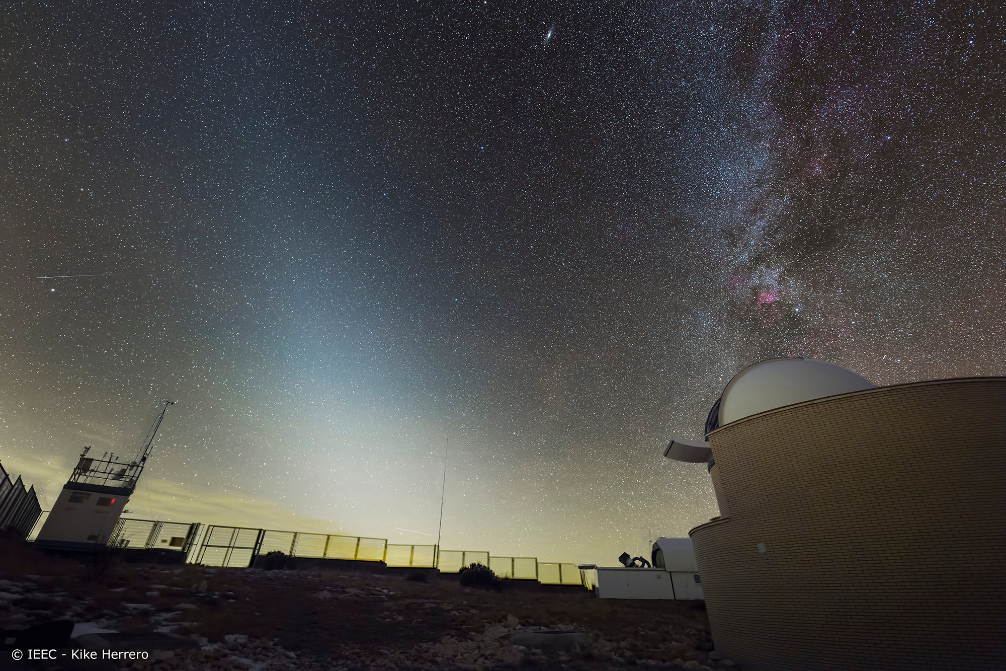 Zodiacal light from the OAdM, picture of the month of the Montsec Astronomical Observatory