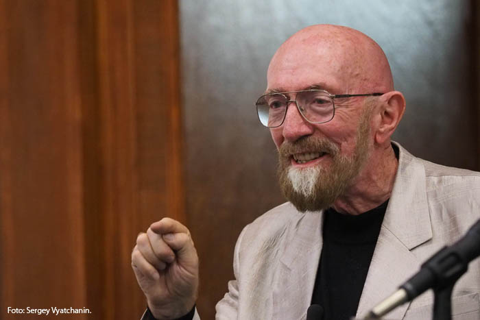 The UPC will award an honorary doctoral degree to the American astrophysicist Kip S. Thorne