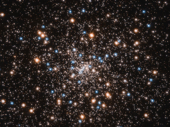Estrellas supermasivas en el origen de los cúmulos globulares