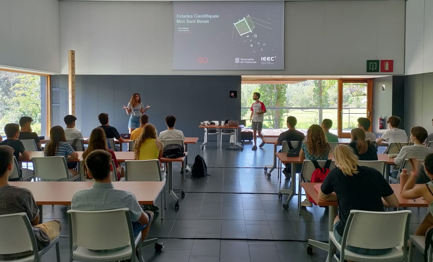 Around fifty youths conquer space with the Scientific Stays of La Pedrera Foundation